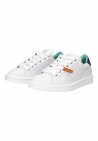 Zapatillas de cuero blancas con detalles perforados, forro interior en color teal y una etiqueta de logo naranja. Suela plana de goma, punta redondeada y cierre de cordones.