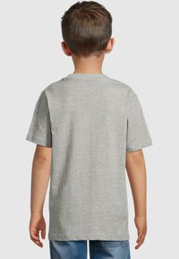 Gray short-sleeved T-shirt made of cotton blend fabric, crew neck design, featuring a plain texture with no visible patterns or graphics.