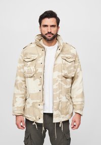 Brandit - GIANT - Veste d'hiver - sandcamo Image miniature 1