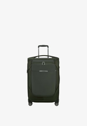 Grüner Polycarbonatkoffer mit einer Reißverschluss-Vordertasche, vier Rädern und einem ausziehbaren Griff. Verfügt über eine geprägte Textur und ein Logo.