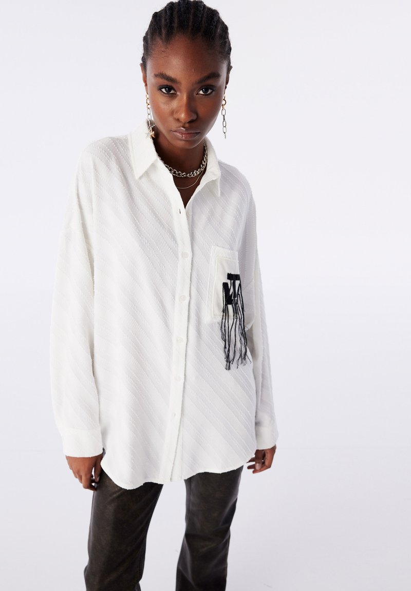 2223 Ecru Button Detail Blouse