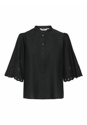Czarna bluzka na guziki z krótkimi bufkami i ażurowymi koronkowymi detalami na krawędziach rękawów, z kołnierzem typu stójka.