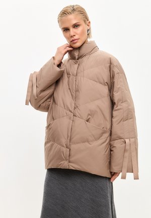 Kabát z prachového peří - beige