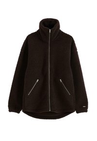 Bruine fleece jas met een hoge kraag, ritssluiting aan de voorkant en twee zijzakken. Heeft een zachte textuur en een ontspannen pasvorm.