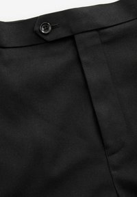 Schwarze maßgeschneiderte Hose mit flachem Bund, Knopfverschluss und strukturiertem Stoff. Verfügt über einen glatten Bund und dezente Seitennaht.