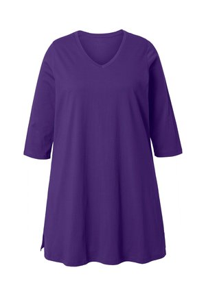 Tunic viola a V con maniche a tre quarti. Realizzata in tessuto morbido, presenta una vestibilità rilassata e spacco laterale all'orlo.