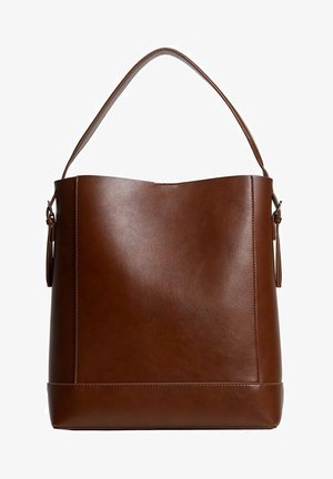 Sac à bandoulière en cuir marron à texture lisse, avec une bandoulière unique et des détails de couture minimalistes.
