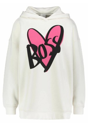 Sweat à capuche blanc avec un grand cœur rose et un texte noir audacieux "BOSS" sur la poitrine.