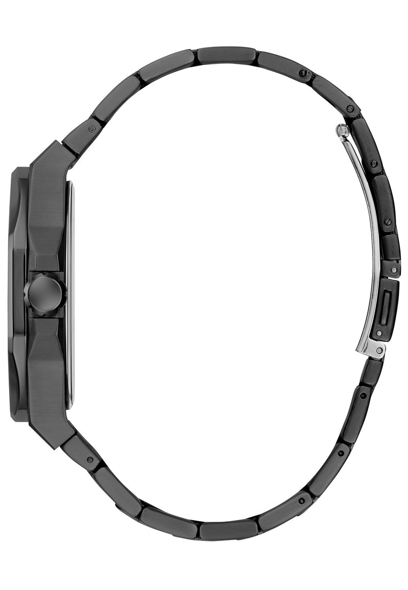 Reloj de metal negro con caja rectangular, correa de eslabones y acentos texturizados. Incluye una corona redonda en el lateral para ajustar.