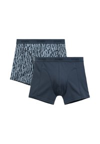 Dwie pary męskich szortów bokserskich: jedna w jednolitym ciemnym granacie, a druga w jasnoszarym abstrakcyjnym wzorze, obie z elastycznymi paskami w talii.