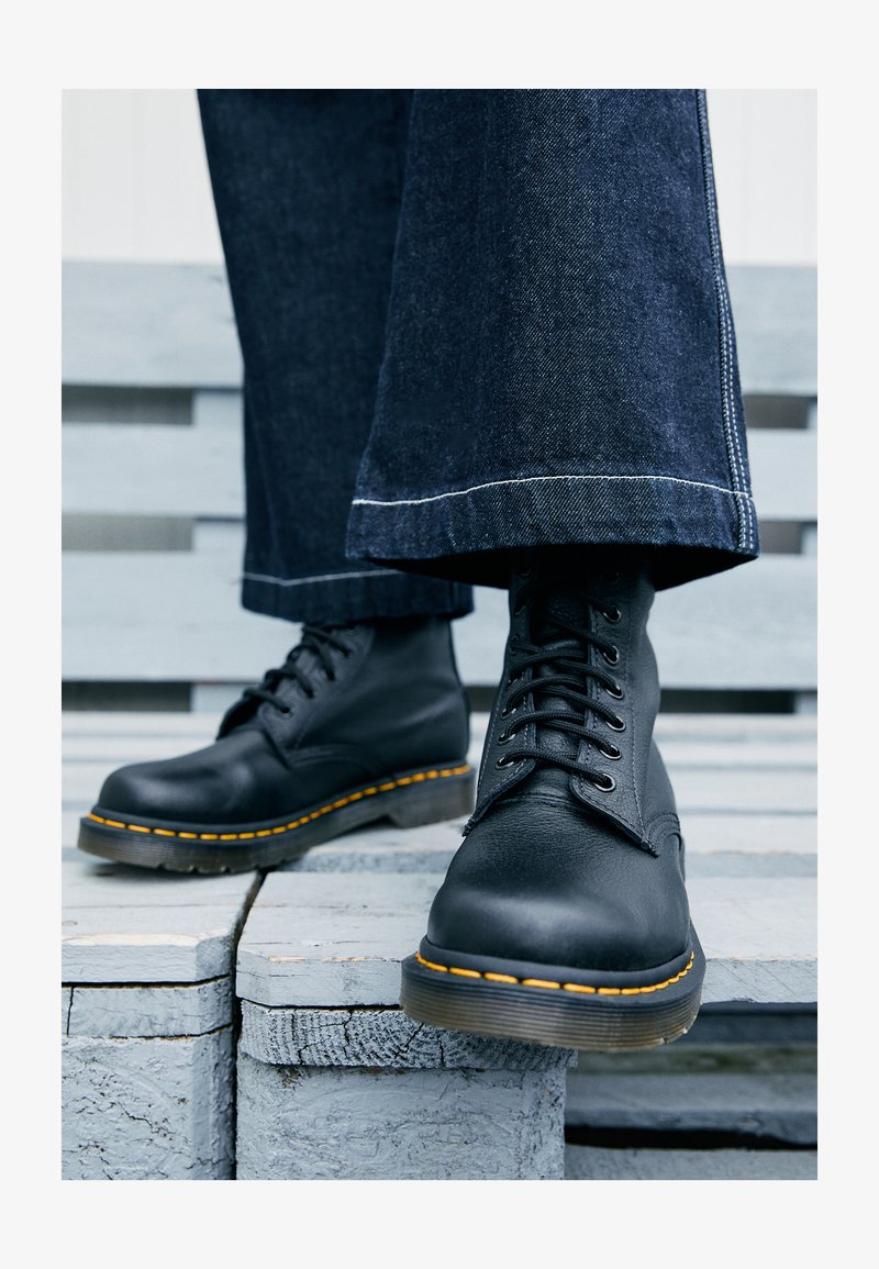 Dr. Martens 1460 PASCAL - Schnürstiefelette - black/schwarz 