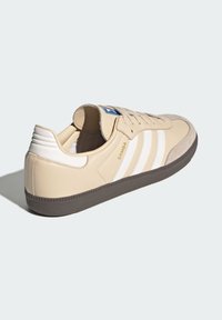 adidas Originals SAMBA OG - Tenisice - sand strata core white gum