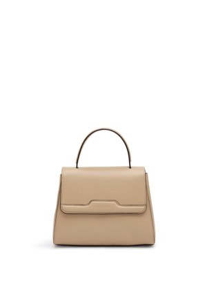 Borsa beige in pelle strutturata con manico superiore e chiusura a pattina frontale, su sfondo bianco.