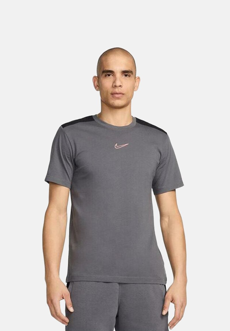 Nike Sportswear T-shirt basic grijs