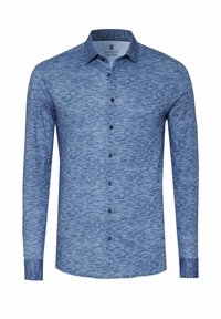 Langärmliges blaues Hemd aus strukturiertem Stoff, mit durchgehender Knopfleiste und klassischem Kragen. Das Hemd hat schwarze Knöpfe und einen klassischen Schnitt.
