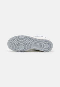 Thumbnail Image 8