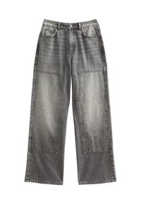 Jeans de pernera ancha en un lavado gris desgastado, con detalles de parches en contraste en las piernas, diseño clásico de cinco bolsillos y cierre de botón.
