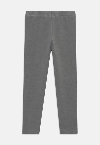 Einfarbige graue, knöchellange Leggings mit elastischem Bund, flach auf einem weißen Hintergrund ausgelegt.