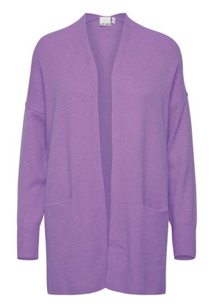 Cardigan violet en tissu doux. Présente une ouverture sur le devant, des manches longues, deux poches avant et des poignets côtelés. Design simple et classique.