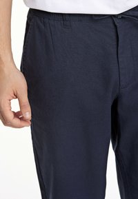 Lindbergh Pantalones - dk navy