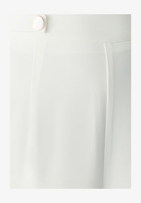 Ausgewählt, white