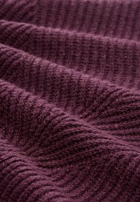 TOM TAILOR MIT V-AUSSCHNITT - Maglione - black berry melange
