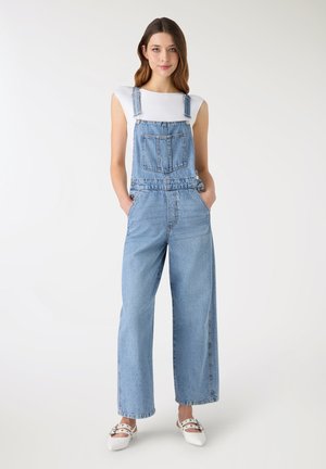 - Jeansowe ogrodniczki