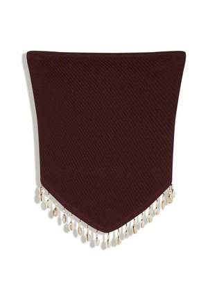 Écharpe tricotée brun foncé avec une extrémité pointue, décorée de petites perles beige en forme de coquillage suspendues le long du bord inférieur.