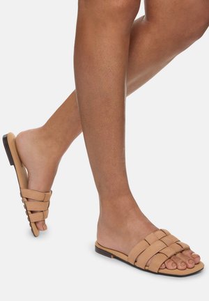 GOTO - Platt slip-in - medium brown
