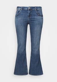 Rozšírené modré džínsy s vyblednutým praním, dizajnom s piatimi vreckami, gombíkovým zapínaním a kontrastným stehom na páse a vreckách.