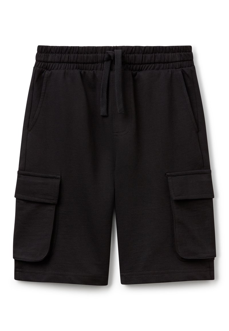 Shorts cargo noirs en tissu doux, avec une taille élastique munie d'un cordon de serrage, deux poches latérales et deux poches à rabat.