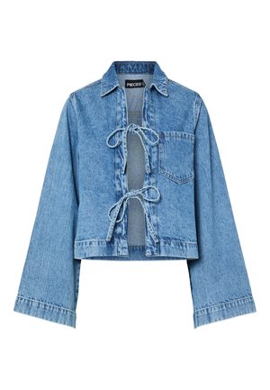 Hellblaue Jeansjacke in verkürzter Länge mit langen Ärmeln, einer vorn zu bindenden Schnürung und einer Brusttasche. Verfügt über einen klassischen Kragen und eine lässige Passform.