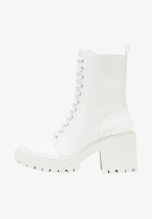 Stradivarius Botines con plataforma - white