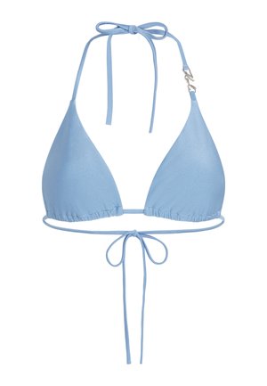 Haut de bikini bleu clair avec un design triangulaire, des liens ajustables au niveau du cou et du dos, et une finition texturée avec des bords à volants.