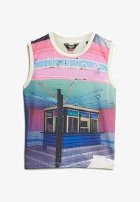 Wybrany, drive in aop