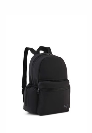 Sac à dos noir avec plusieurs compartiments zippés, bretelles réglables et poches latérales, avec un petit logo Puma sur la poche avant.