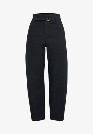 Schwarze hoch taillierte Hose mit einem Gürtel, der eine runde Schnalle hat, geradem Bein-Design und glatter Denim-Oberfläche.