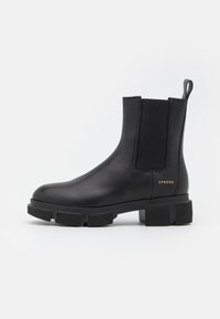 Valitud, black