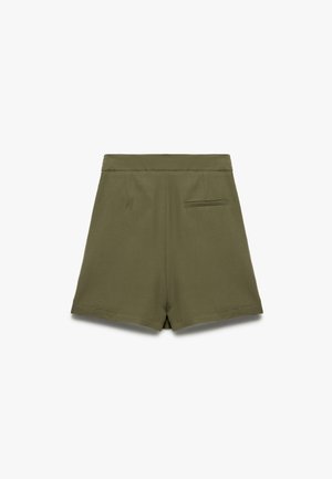 Olijfgroene shorts van gladde stof, met een vlakke voorkant, twee zijzakken en één achterzak. Slim fit met omgezoomde randen.