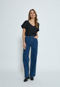 Desires DEAGGI SHORT SLEEVE BLOUSE. - Blúzka - black