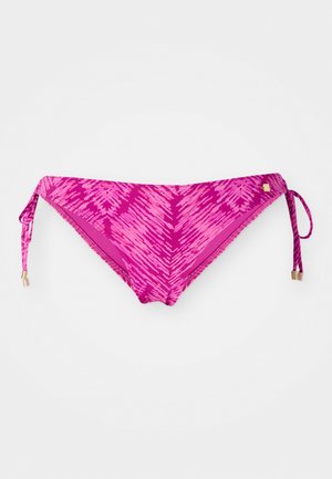 Rosa bikini-bunn med en sikksakk-mønster, snøring i sidene, og gulldetaljer. Laget av glatt stoff med elastisk tekstur.