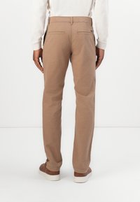 TOM TAILOR REGULAR WASHED - Chino - caribou beige