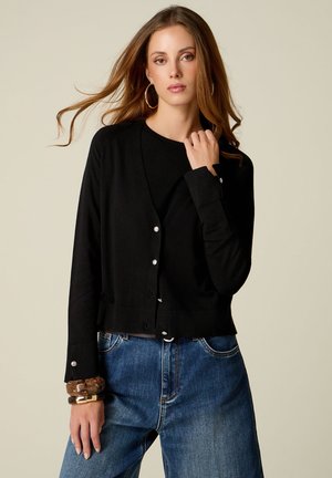 Oltre, CARDIGAN SCOLLO A V CON DETTAGLIO BOTTONI - Strickjacke - nero