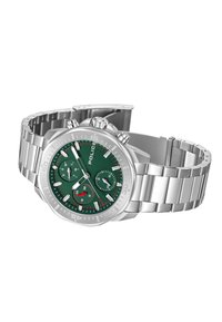 Orologio cronografo in acciaio inossidabile argentato con quadrante verde, tre sottodial, indici delle ore argentati e bracciale in metallo.