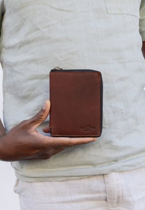 Gusti Leder, DARIAN - Punge - dark brown