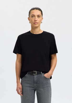 Selected, SLWESSENTIAL SS BOXY TEE NOOS - Základné tričko - black