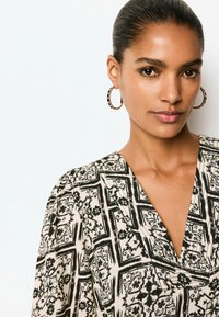 Next V-NECK - Bluză - black white