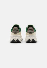 Salomon Sneakers - beige