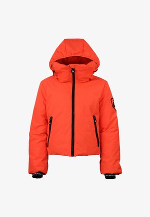 Veste isolante rouge avec capuche, fermeture éclair à l'avant et deux poches latérales. Présente des accents noirs et des poignets élastiques pour un confort supplémentaire.