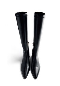 Black leather knee-high boots with a pointed toe, smooth texture, and side zippers featuring gold accents for easy wear.